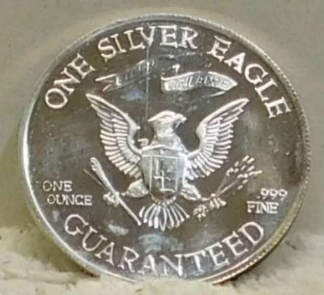 1979 PROOF Washington Silver Eagle; 1 oz Silver round