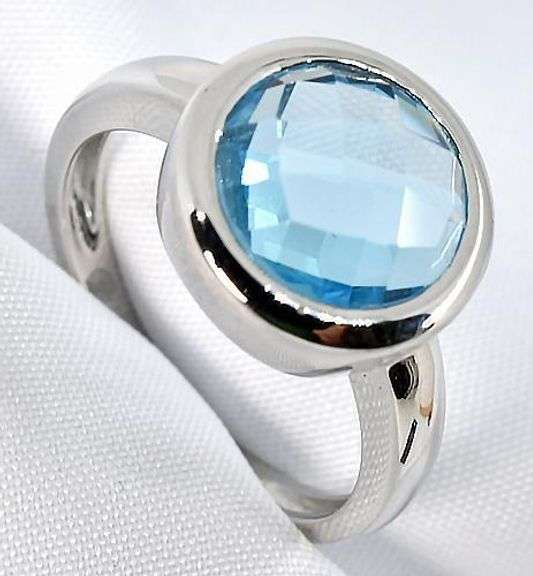Lovely Blue Topaz Ring in 14K White Gold