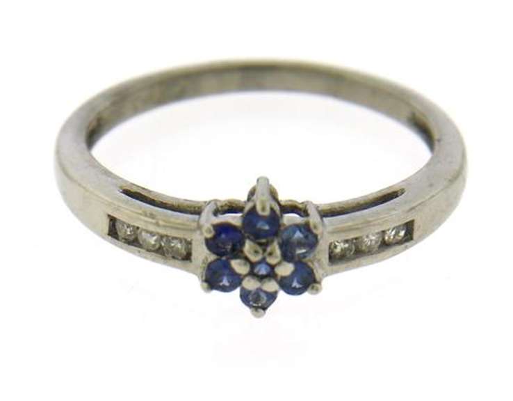 Beautiful Whiet Gold Flower & Channel Set Diamond Ring