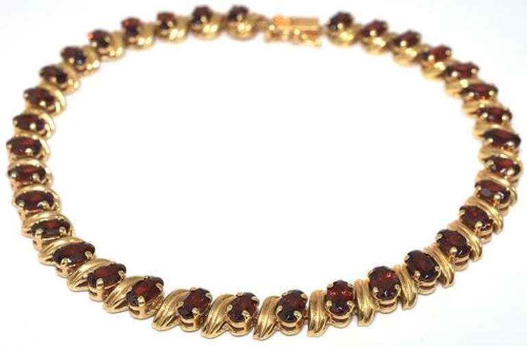 Dazzling 8.40CTW Garnet Bracelet in 14KT Yellow Gold