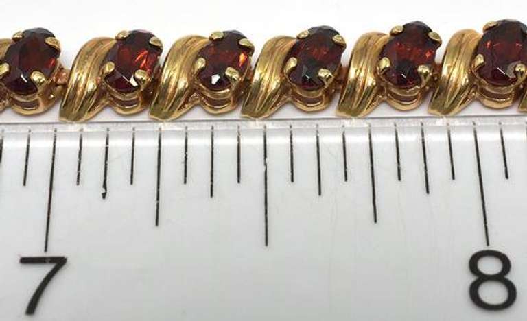 Dazzling 8.40CTW Garnet Bracelet in 14KT Yellow Gold
