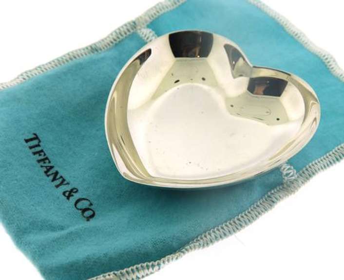 Tiffany & Co Heart Dish Engraved Merry Christmas