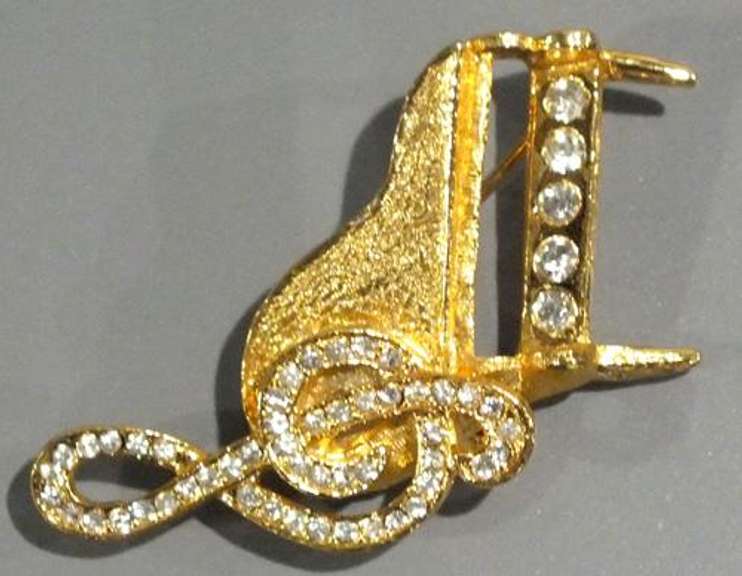 Dazzling Piano Pin