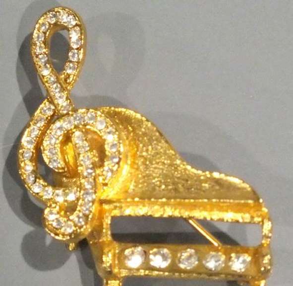 Dazzling Piano Pin