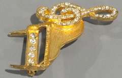 Dazzling Piano Pin