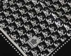 DOLCE & GABBANA BLACK AND WHITE DOG PRINT CROWN   Logo SILK WRAP SCARF