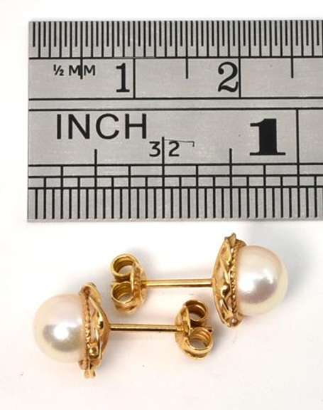 Nice 18k Pearl Earrings