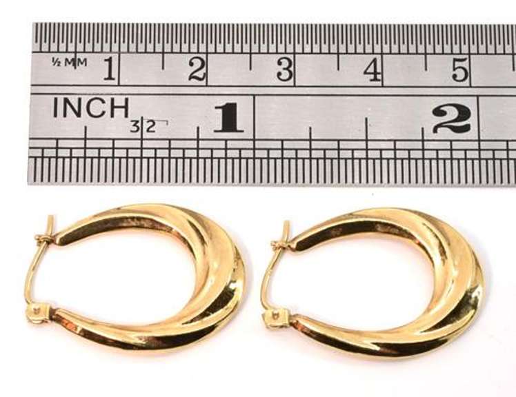 Nice Oval Ridged Hoop Earrings