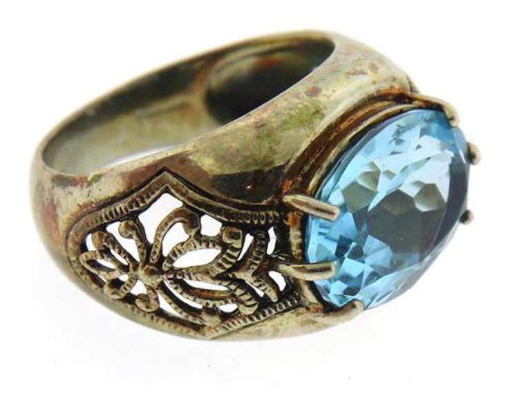 Vintage Sterling Silver Blue Topaz Ring