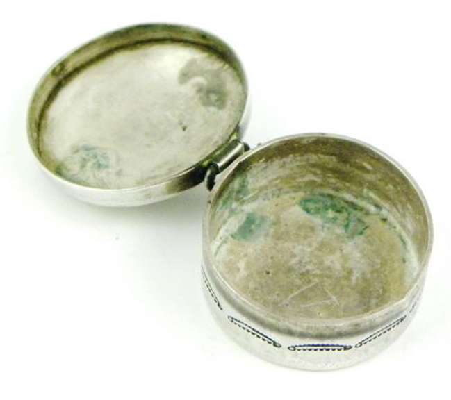 Vintage N.A. Indian Sterling Turquoise Hinged Box