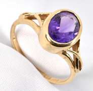 Sweet Oval Amethyst Ring