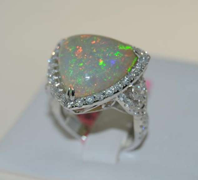 18KT White Gold Opal & Diamond Ring