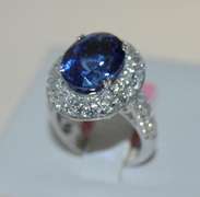 18kt White Gold Tanzanite & Diamond Ring