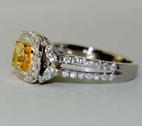 18kt White Gold Diamond Ring