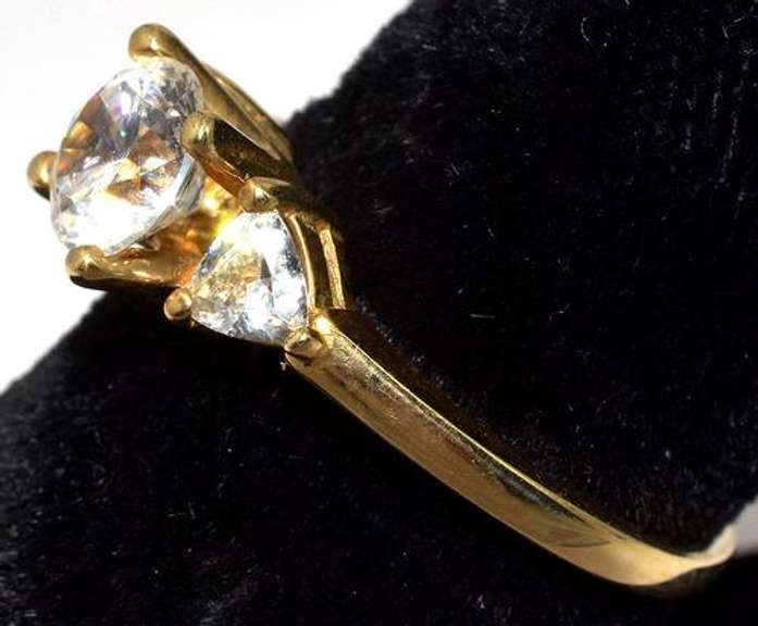 Glimmering 3-Stone CZ Ring in 14KT Yellow Gold