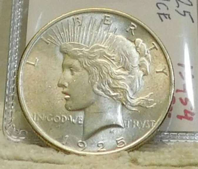 1925 Peace Dollar, almost Uncirculated, Lusterous.