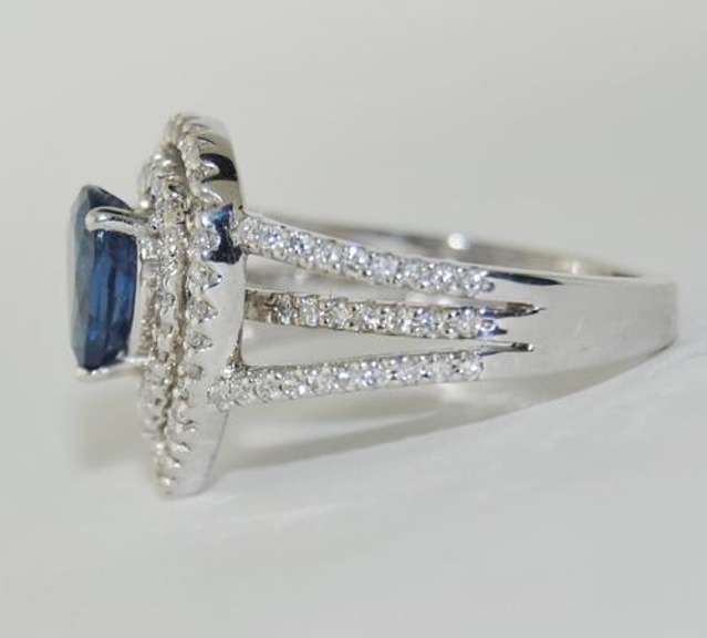 Fashionable Sapphire and Diamond Ring