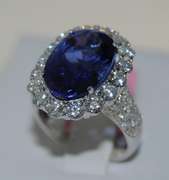 18kt White Gold Tanzanite & Diamond Ring