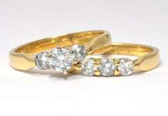 18KT & 0.97CTW Diamond Wedding Set