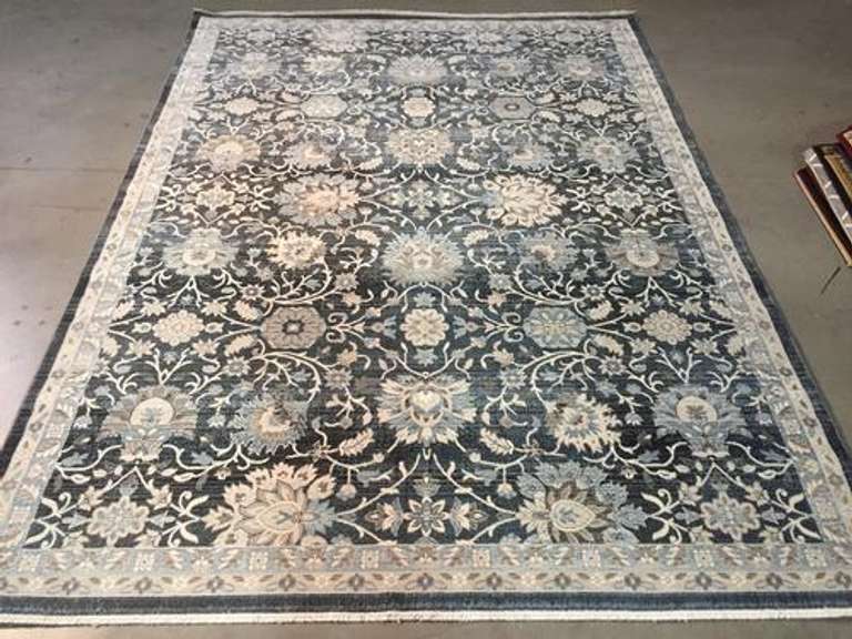 Classic  All over Design  Rug 8x10