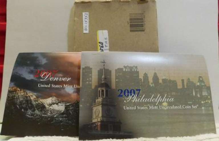 2007 P & D,  Uncirculated Mint Set, harder date
