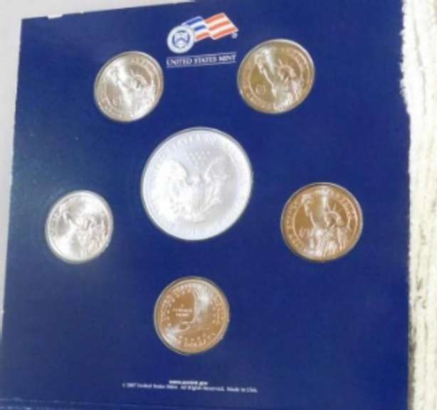 2007 Dollar Set, w/Silver Eagle, Uncirculated Mint