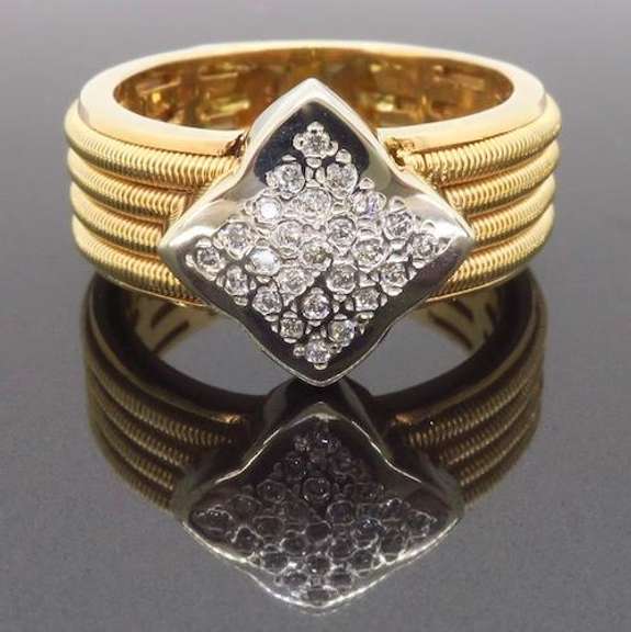 Custom 18k Yellow Gold Diamond Clover Ring