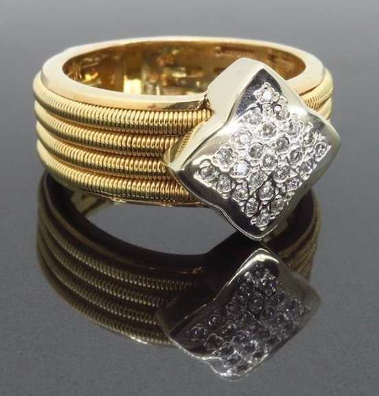 Custom 18k Yellow Gold Diamond Clover Ring