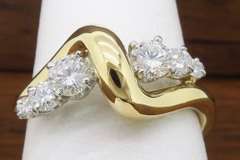 Unique Diamond & Gold Wave Ring