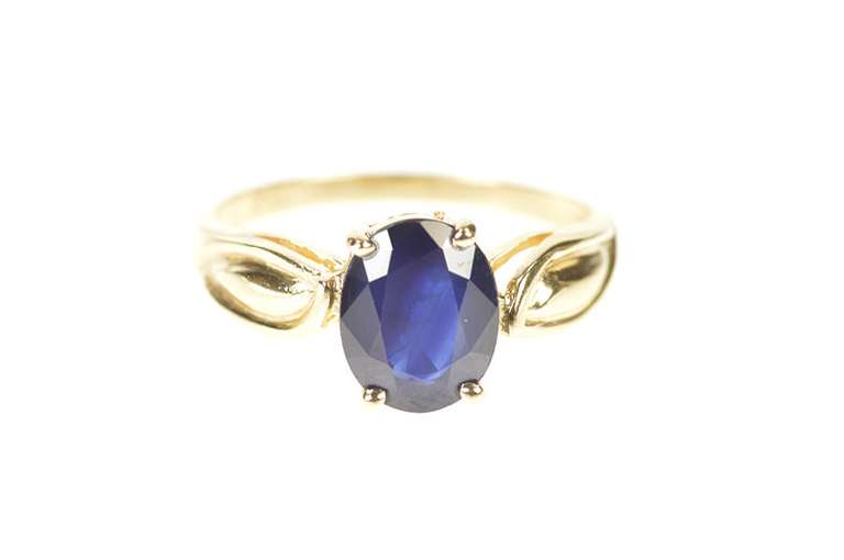 14K Yellow Gold Oval Natural Sapphire Classic Statement Ring