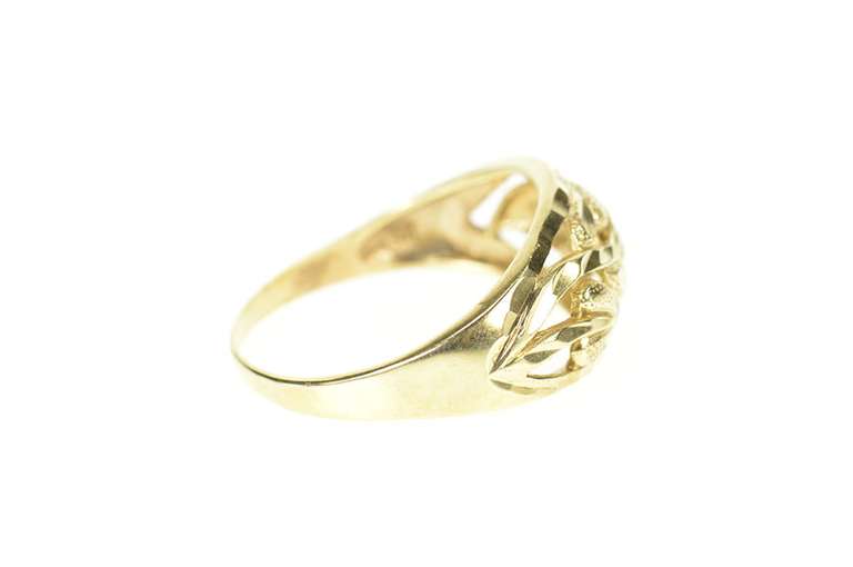 10K Yellow Gold Ornate Textured Leaf Graduated Vine Band Ring