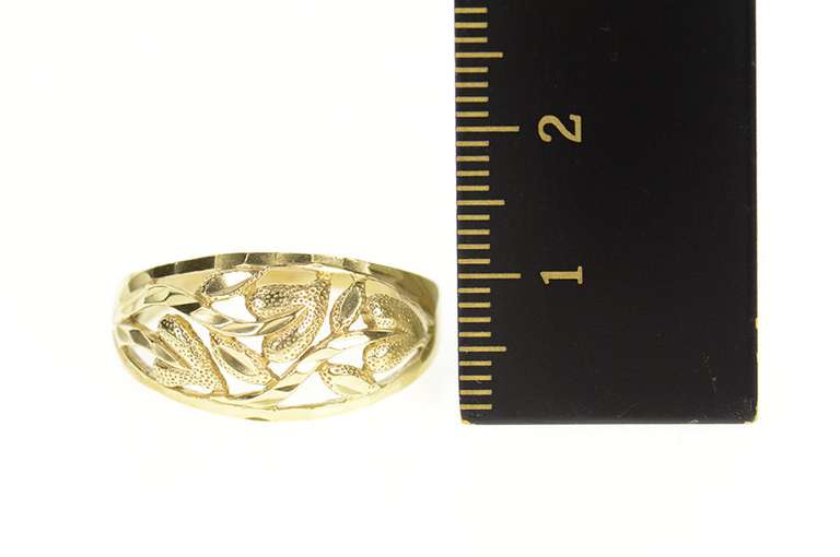 10K Yellow Gold Ornate Textured Leaf Graduated Vine Band Ring