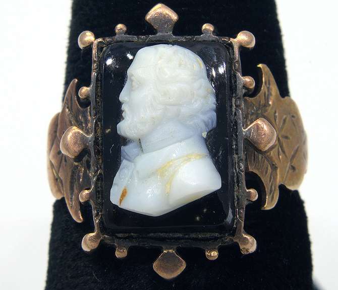 Classic Cameo Ring on Onyx
