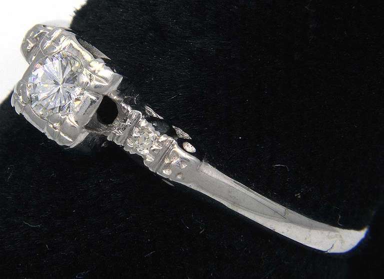 Vintage Diamond Ring in White Gold