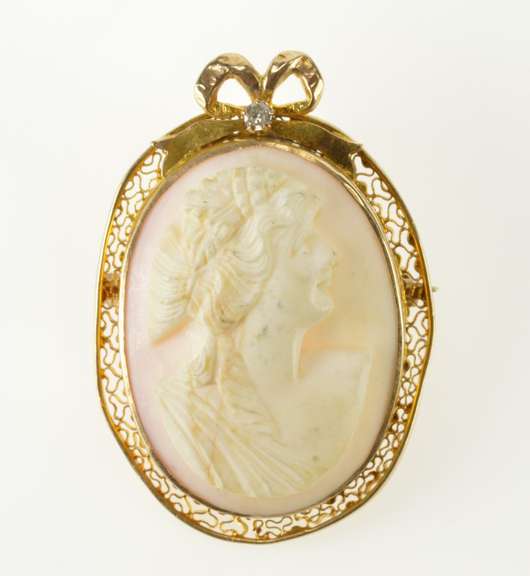 10K Yellow Gold Retro Carved Cameo Diamond Accent Filigree Pendant/Pin