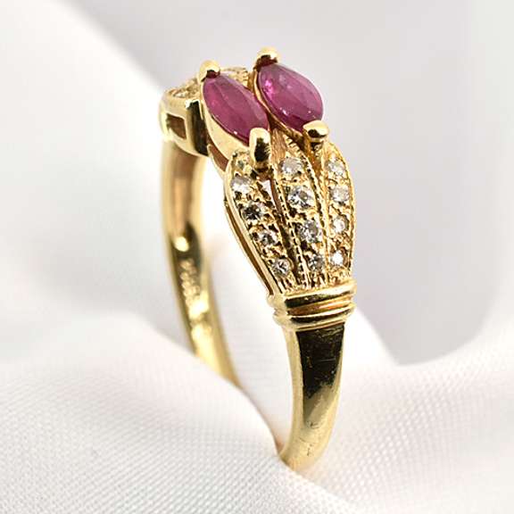 Nicely Styled Ruby & Diamond Ring