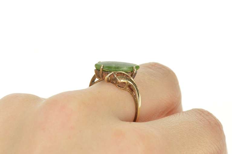 10K Yellow Gold 1960's Marquise Nephrite Jade Bypass Ring