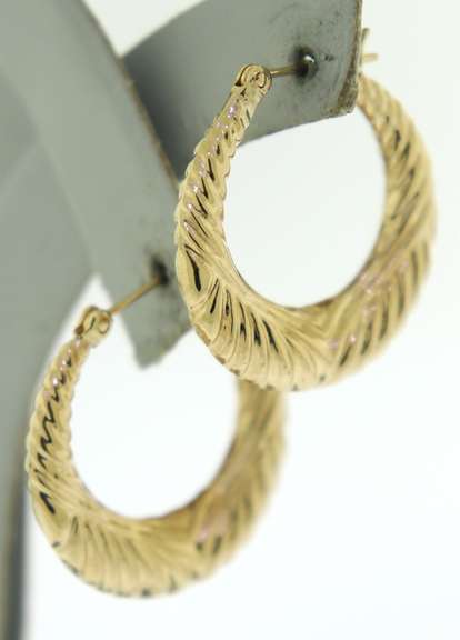 Simple Yellow Gold Hoop Earrings