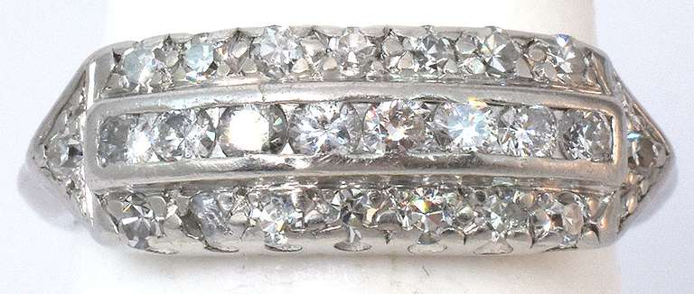 Glittering Diamond Ring in Platinum