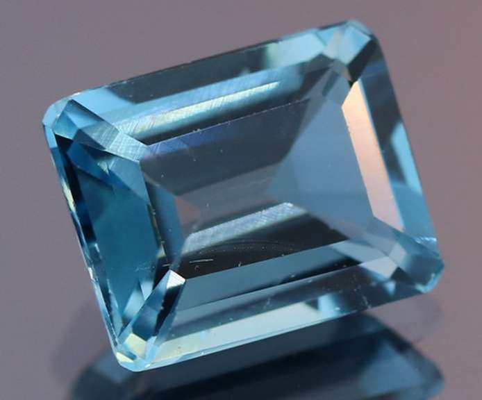 Striking 5.64ct VS emerald cut Topaz