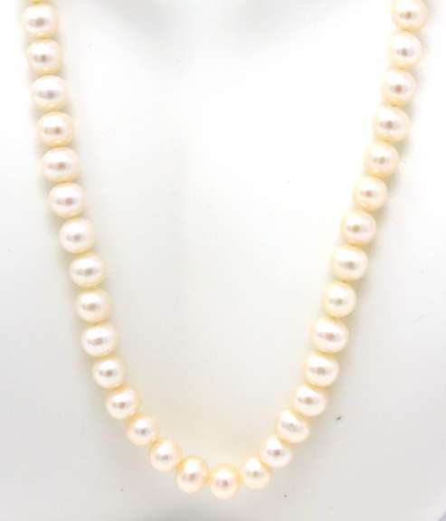 Elegant 6mm Pearl Necklace
