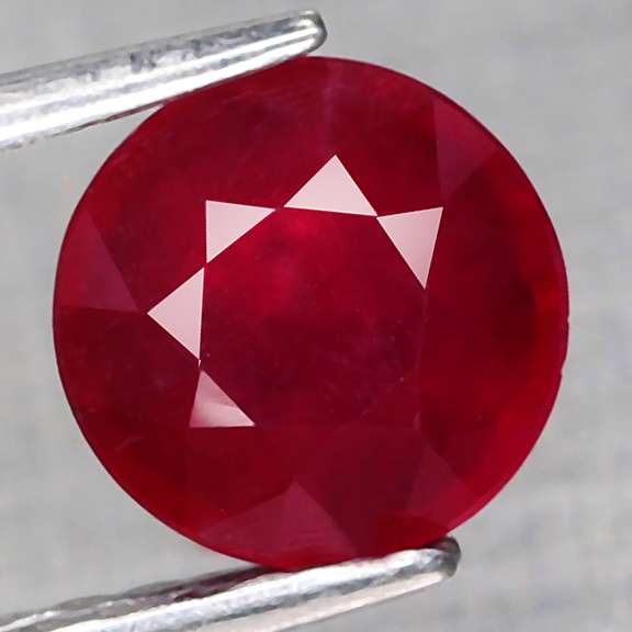 Amazing blood red 2.26ct Ruby solitaire