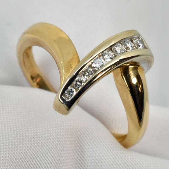 Sparkly Tapered Row of Diamonds Ring