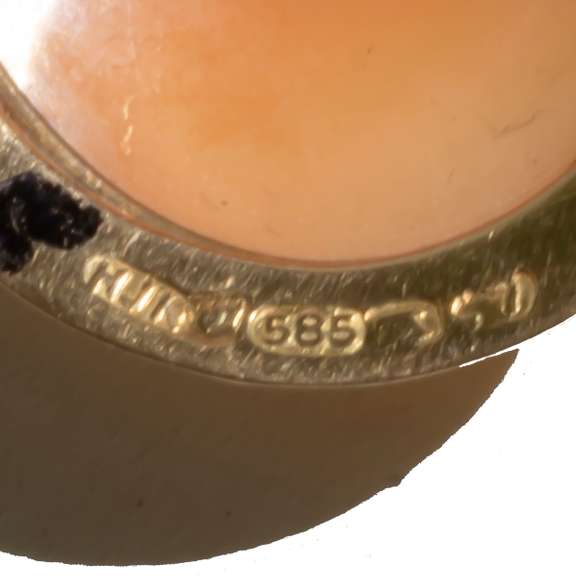 14 k Yellow Gold Oval Cameo From Finland