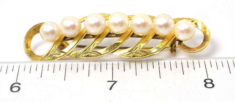 Elegant Filigree Pearl Brooch Pin in 14KT Yellow Gold