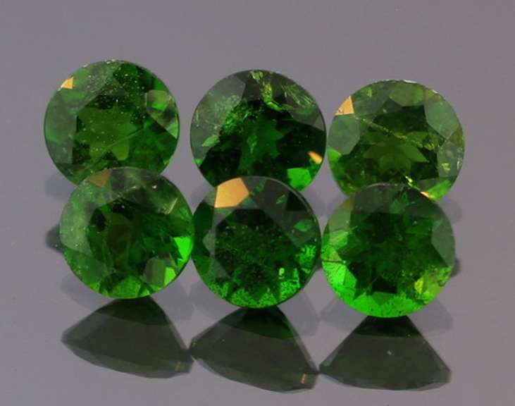 Glittering forest green 3.23ct Chrome Diopside set