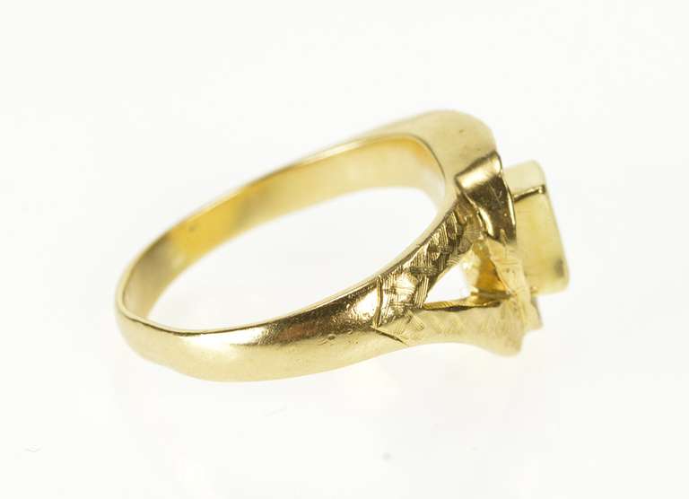 18K Yellow Gold 0.30 Ct Emerald Cut Emerald Ornate Fashion Ring