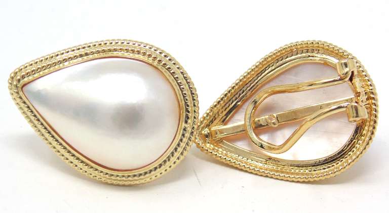 Elegant 14kt YG Pear Shaped Mabe Pearl Earrings