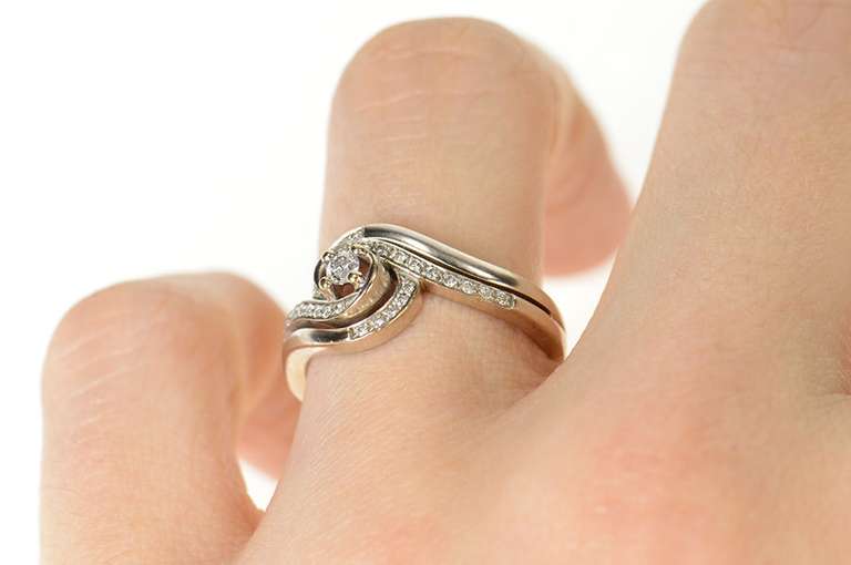 10K White Gold Round Diamond Wavy Bypass Engagement Ring