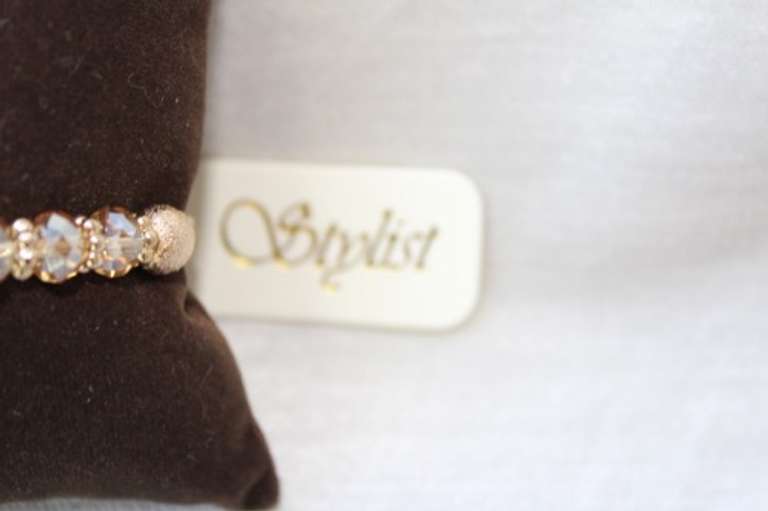 An Eye Catching Stretch Bracelet